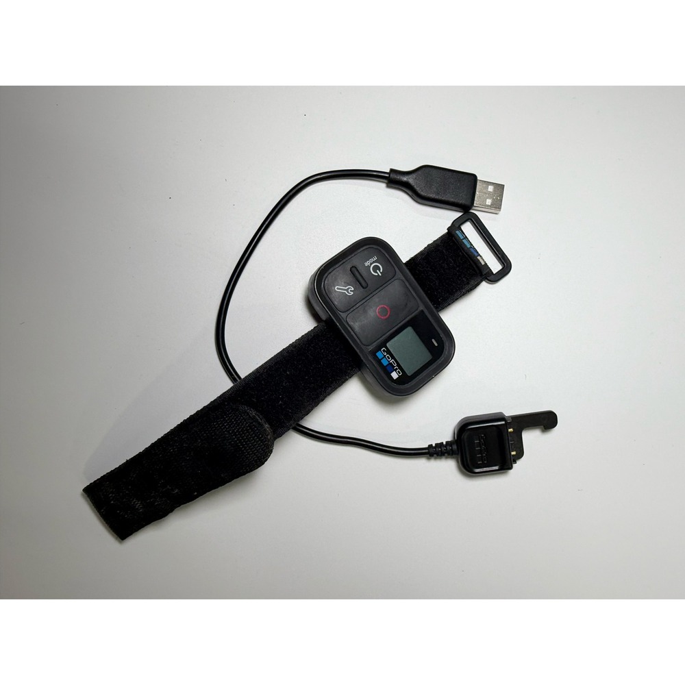 GoPro Smart Remote ARMTE-002 Waterproof Camera Control with Charging Cable Strap